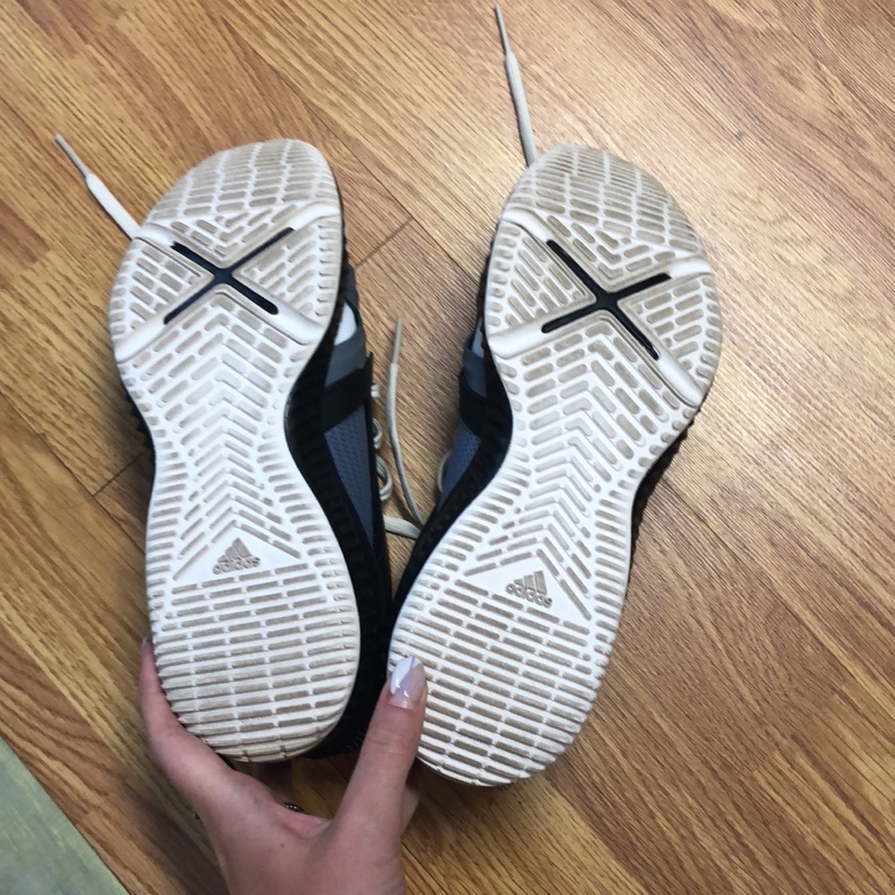 Shoes - Picture 4 of 5